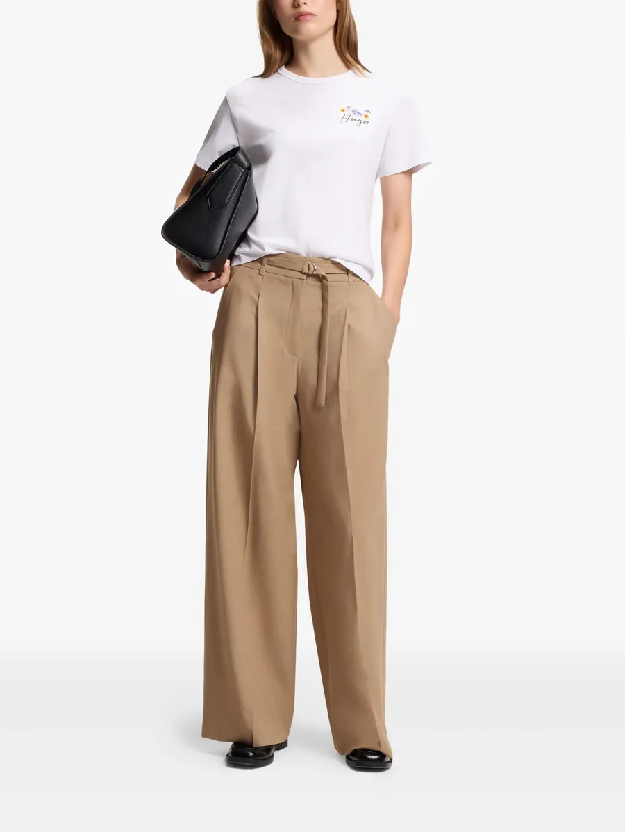 belted-fastening trousers 3