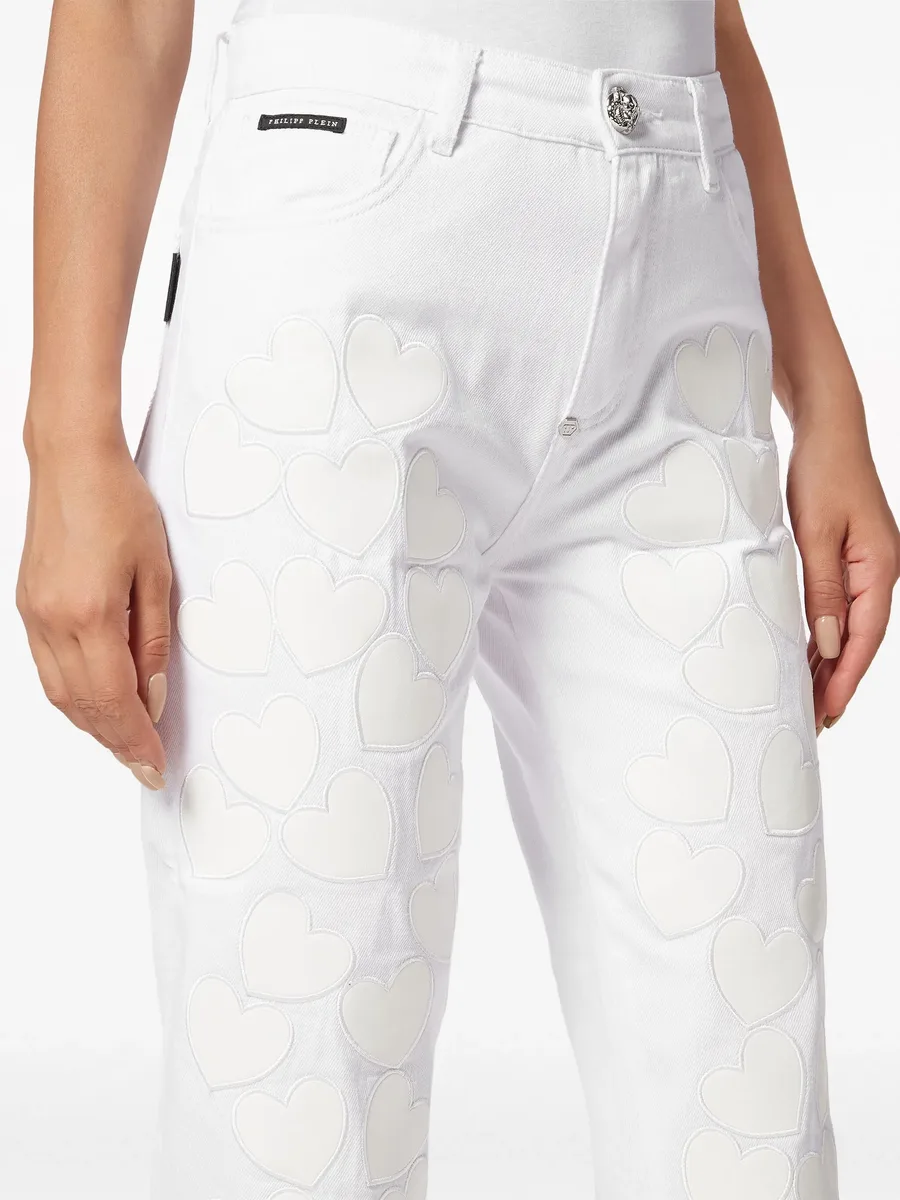Heart-patches cropped jeans 10