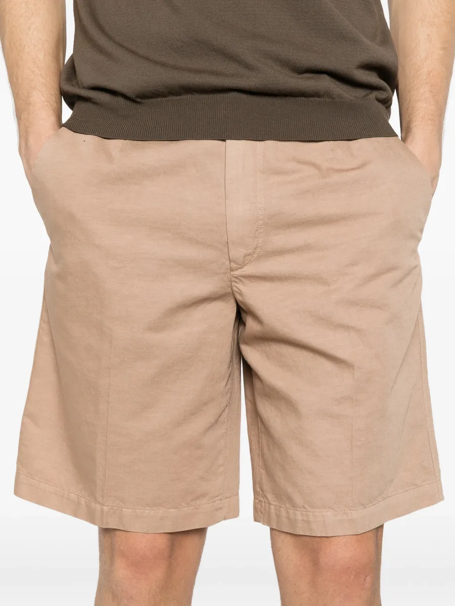 pleated shorts 10
