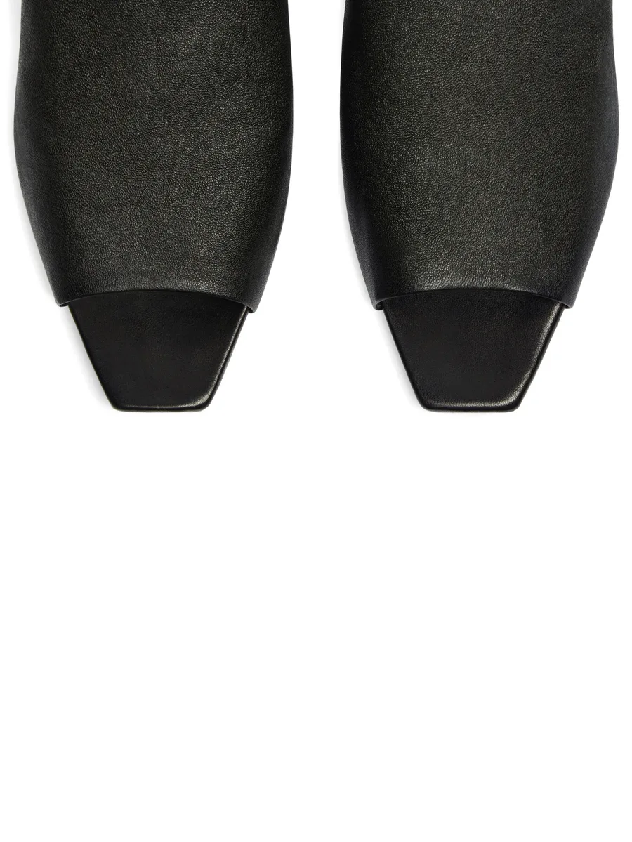 square-toe sandals 7