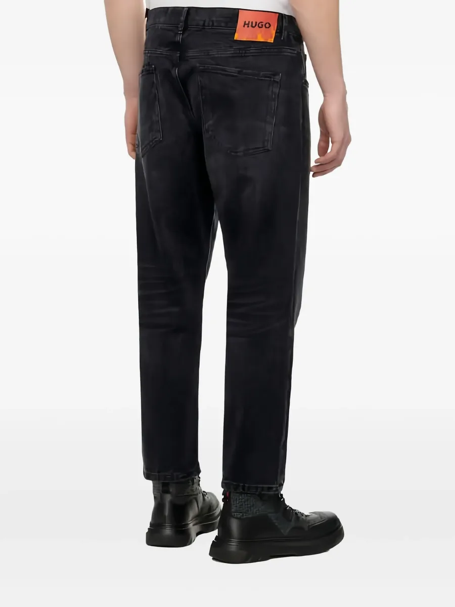 button-fastening jeans 7
