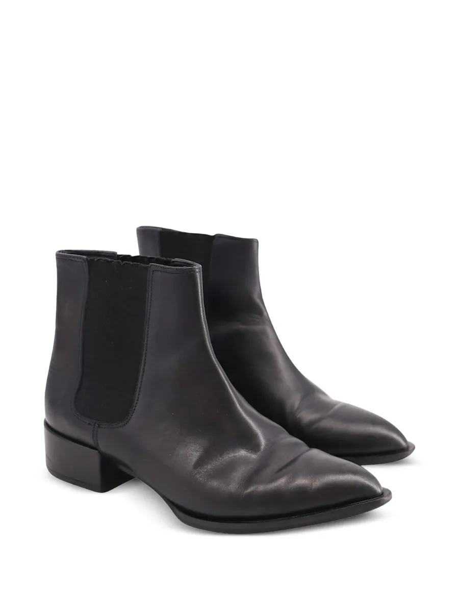 Pointed-toe leather ankle boots 2