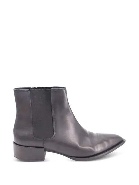 Pointed-toe leather ankle boots