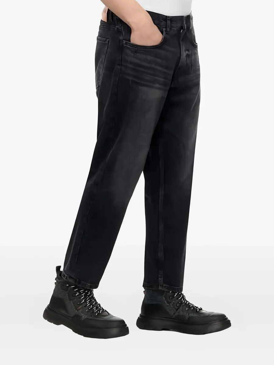 button-fastening jeans 6