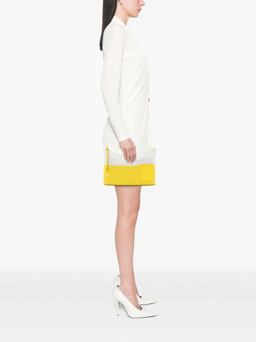 клатч Repeat Anagram Jacquard and Leather Oblong Pouch (2022 год) 3