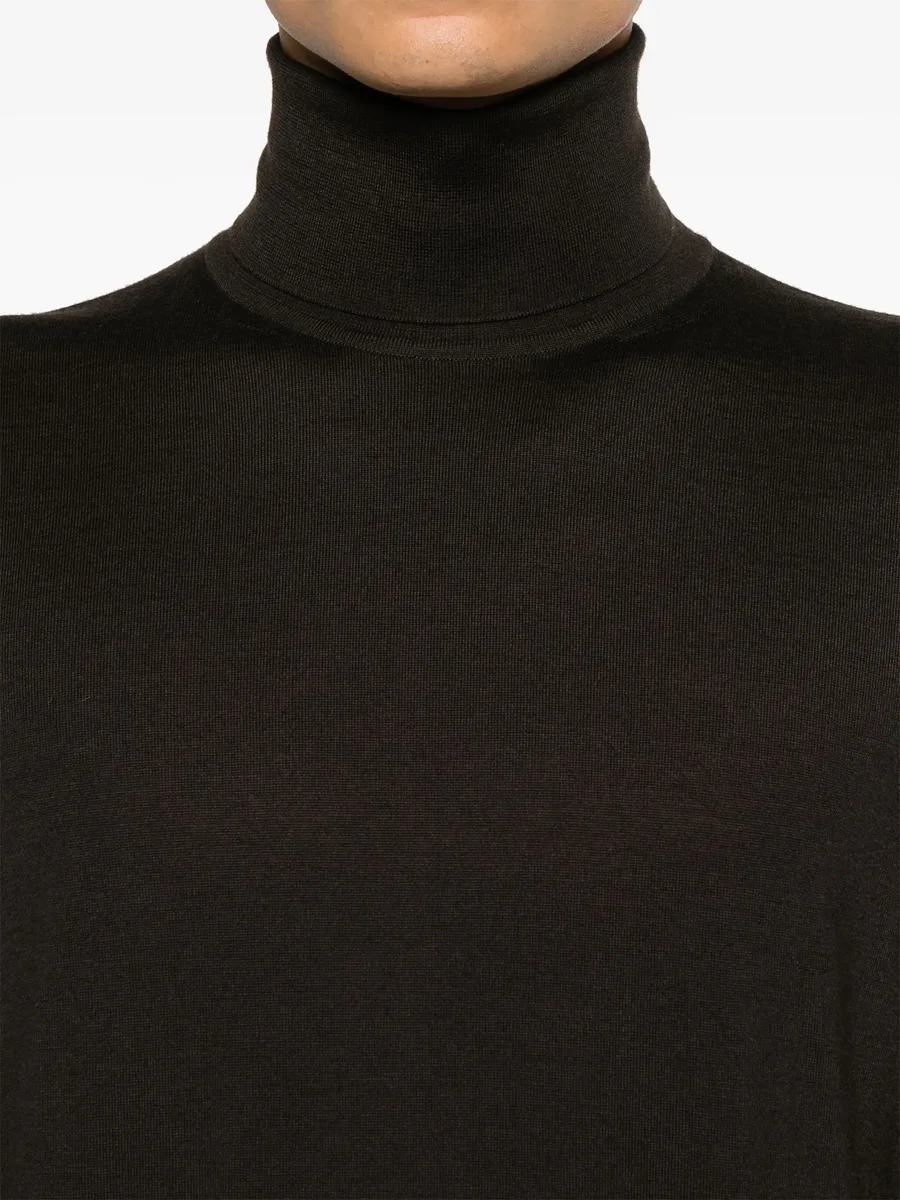 roll-neck sweater 10