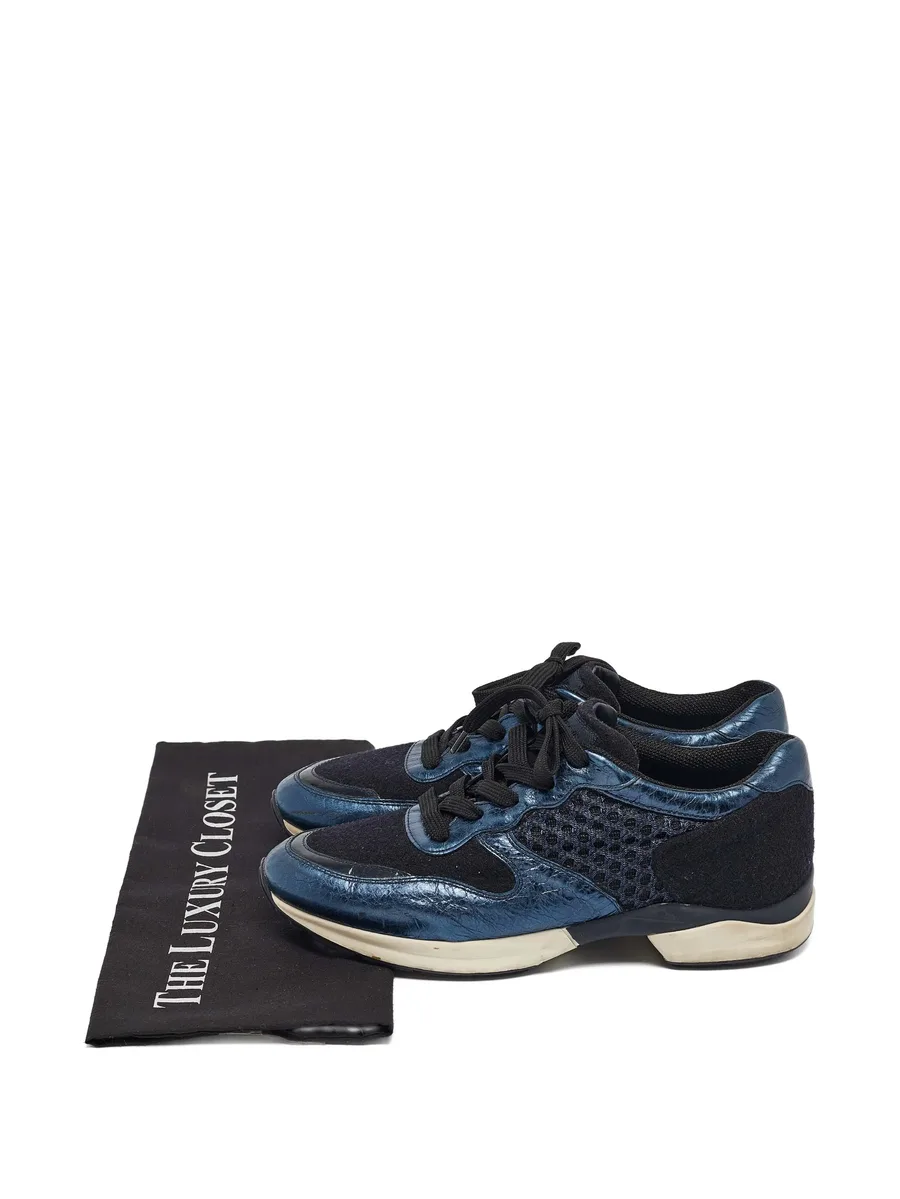 lace-up sneakers 10
