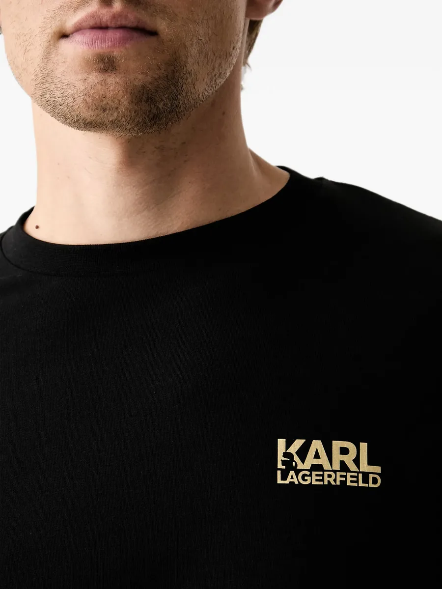 футболка с логотипом 5