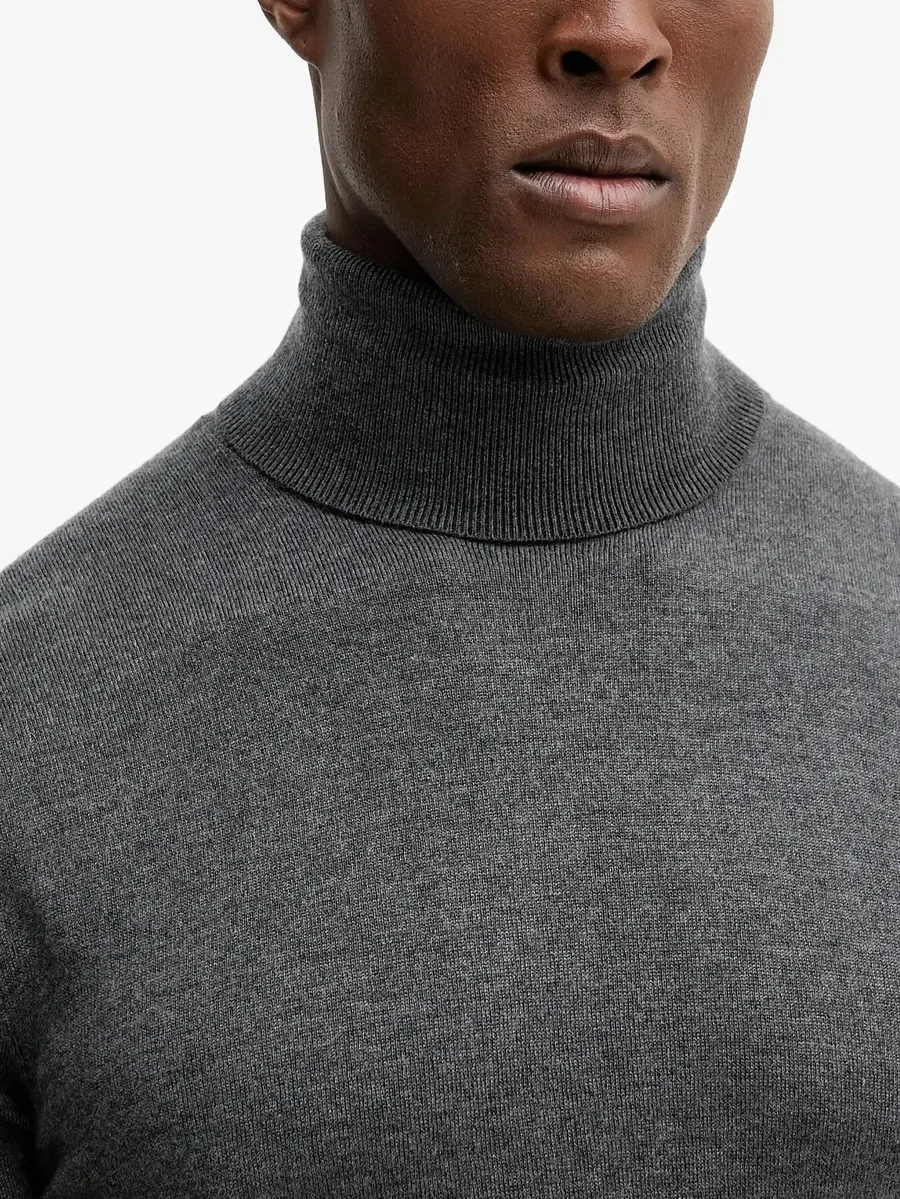 roll-neck sweater 10