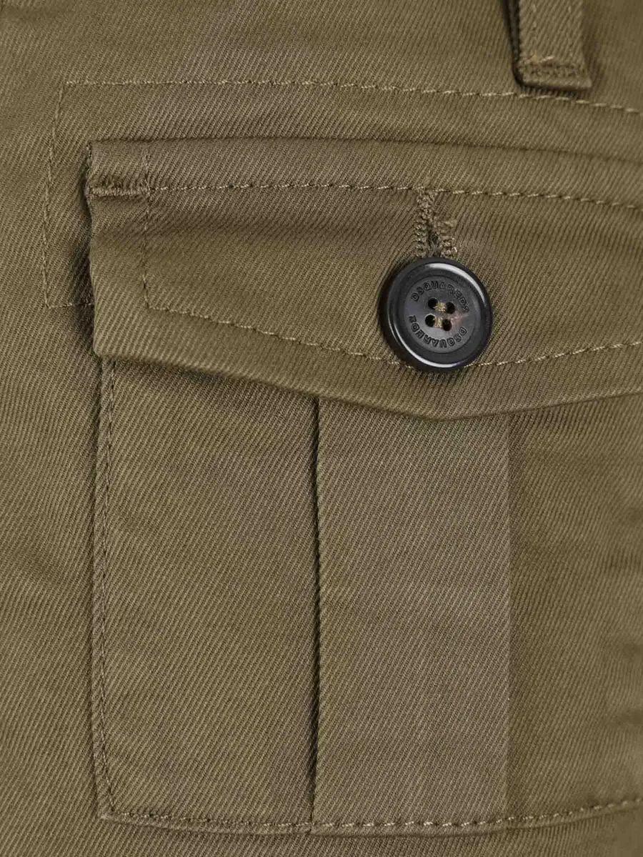 buttoned cargo shorts 10