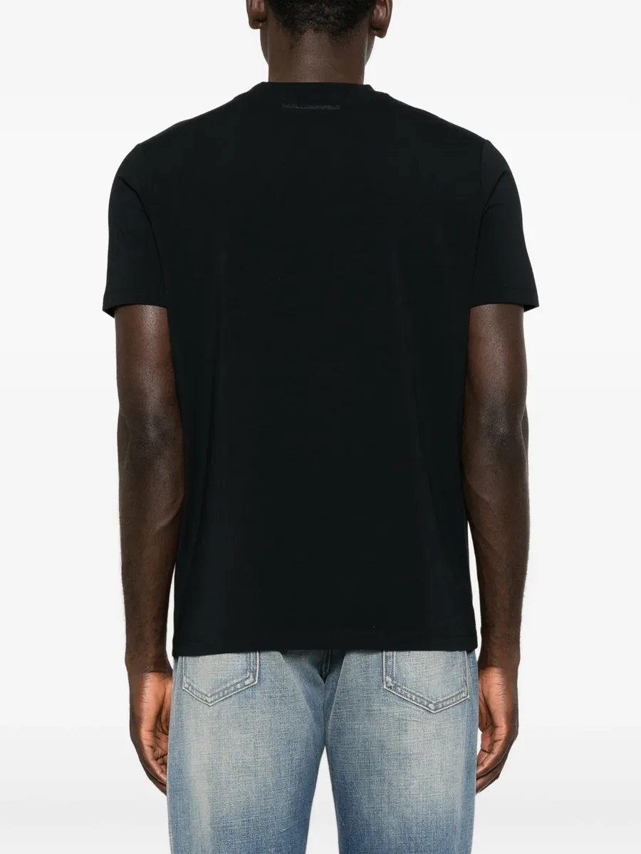 футболка с логотипом 4