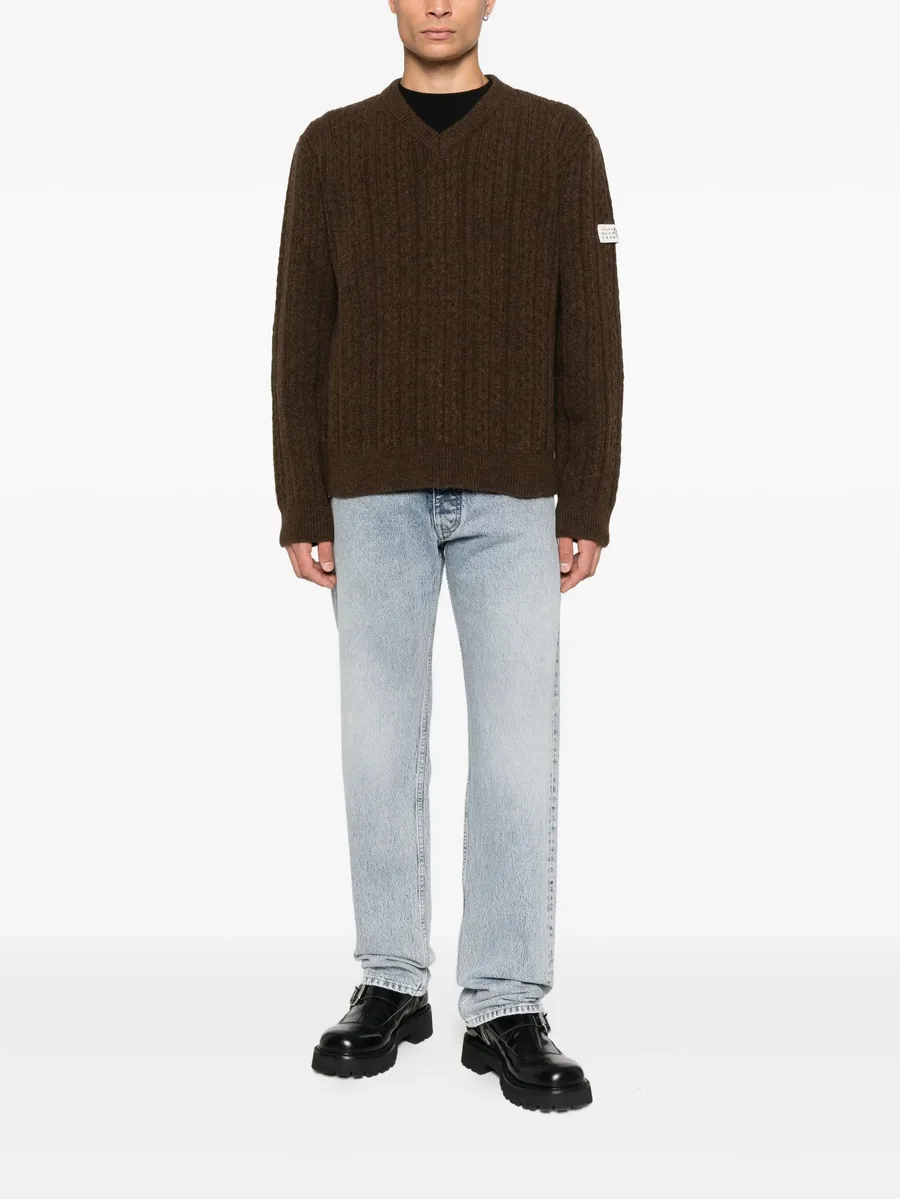 button-fastening jeans 4