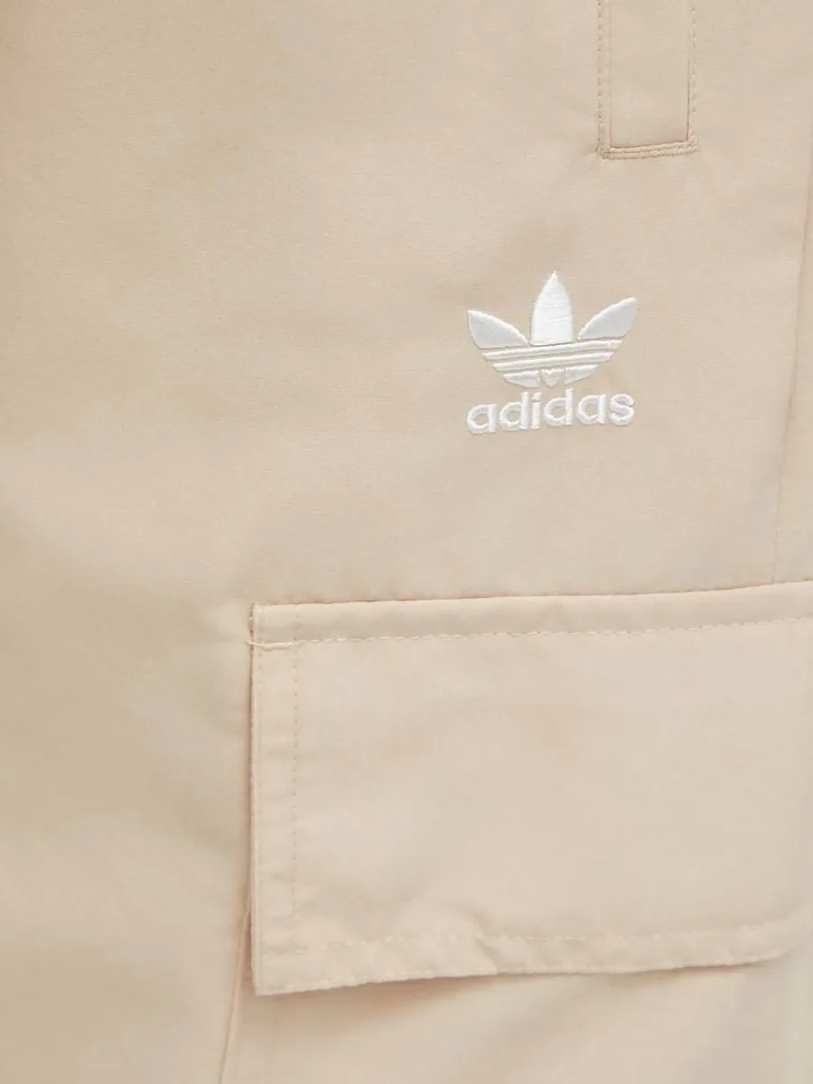 Adicolor 3-Stripes cargo track pants 10