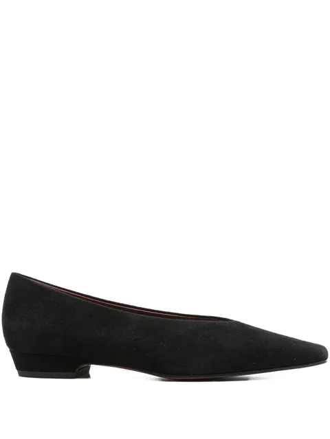 pointed-toe ballet flats