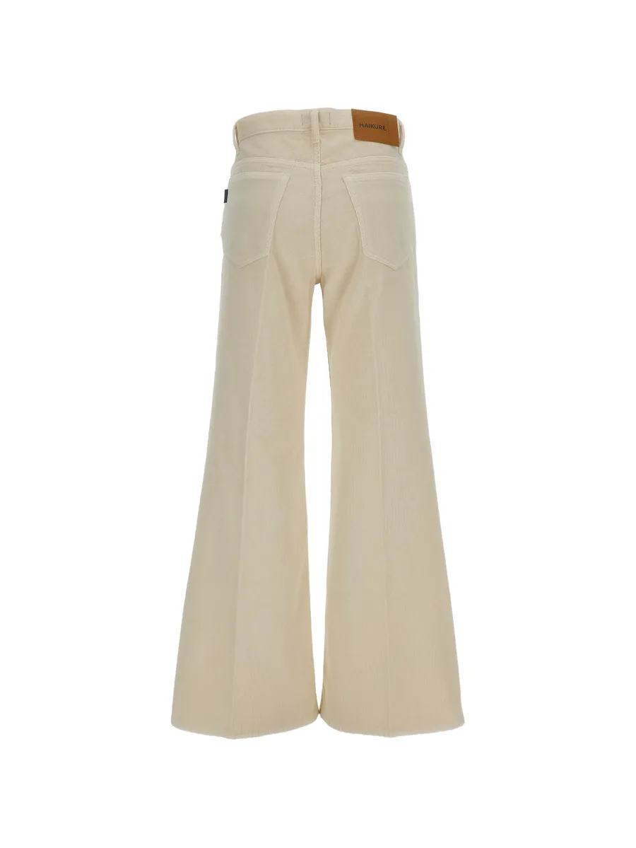 straight-leg jeans 3
