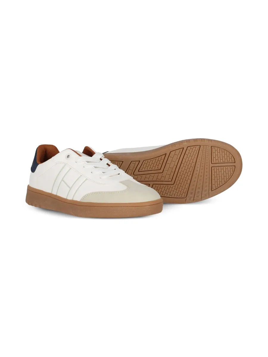 logo-detail trainers 10