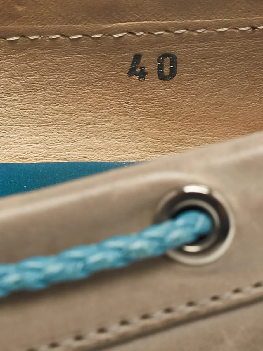 pre-owned leather boat shoes 11