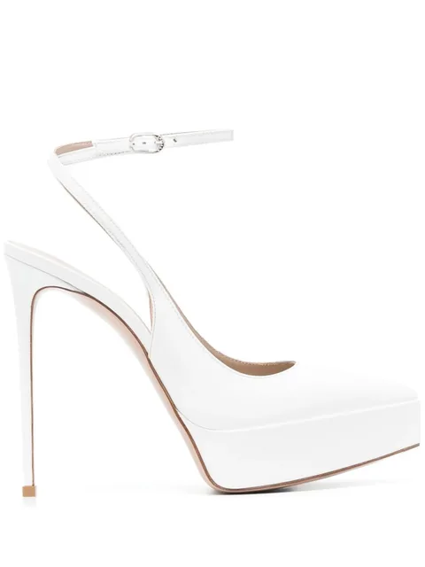 Uma pumps