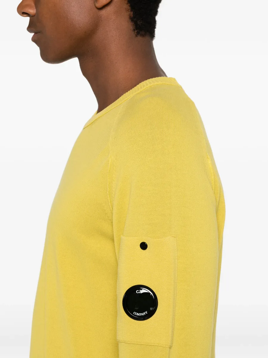 Lens-detail sweater 9