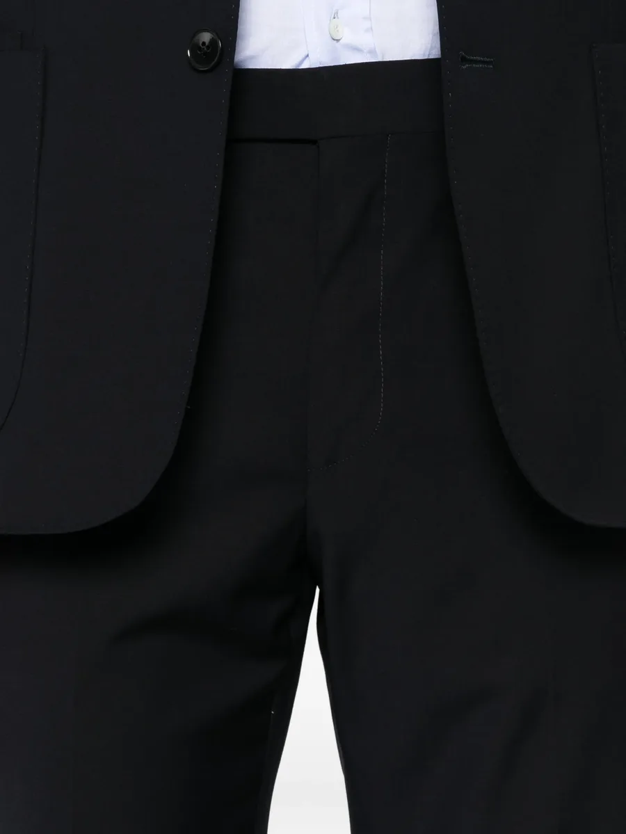 single-breasted suit 9