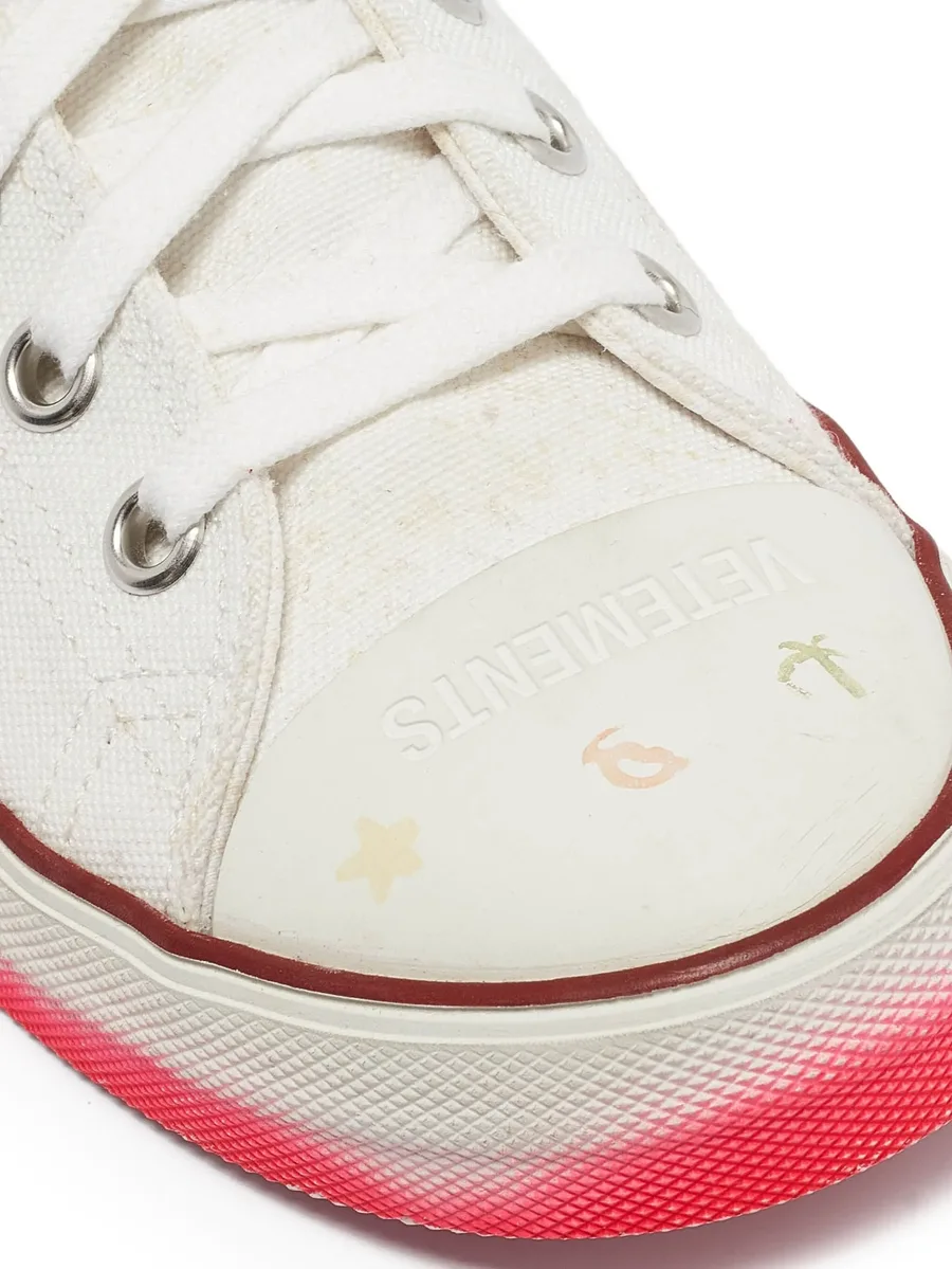 Pre-Owned canvas printed sneakers 10