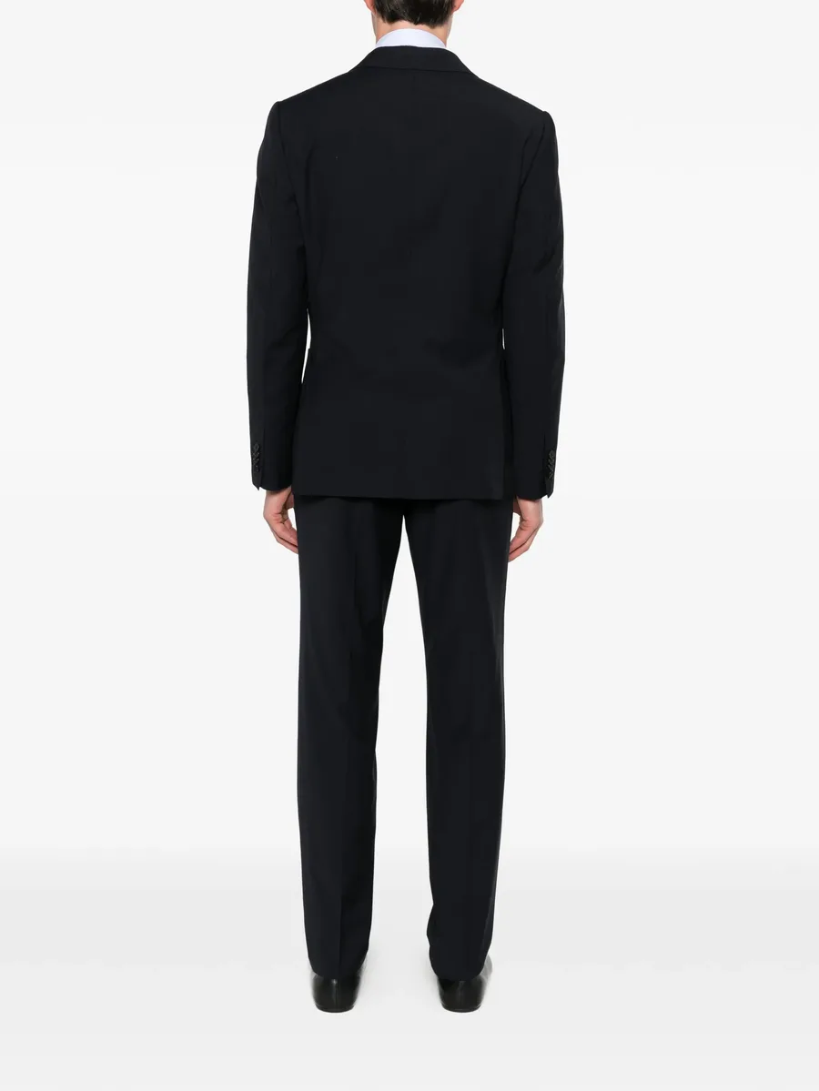single-breasted suit 5