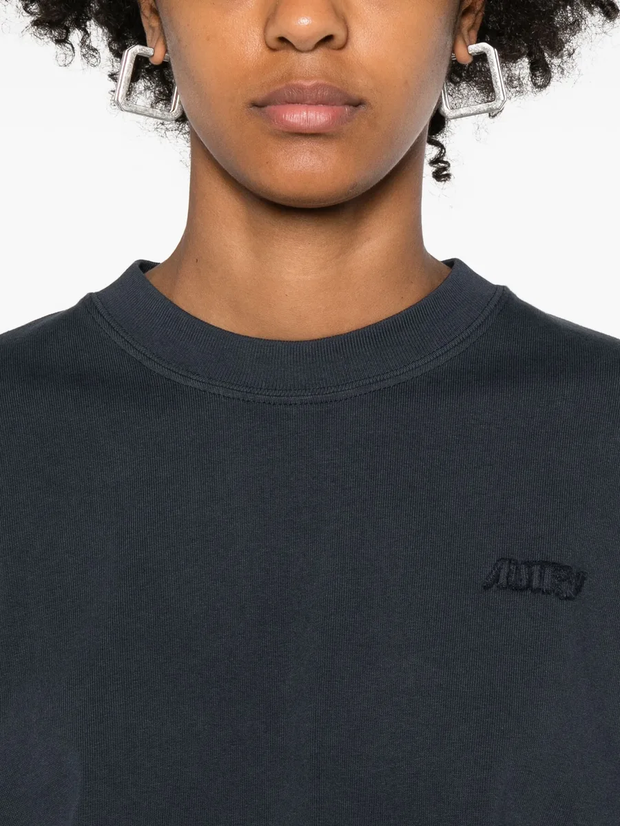 футболка с вышитым логотипом 5