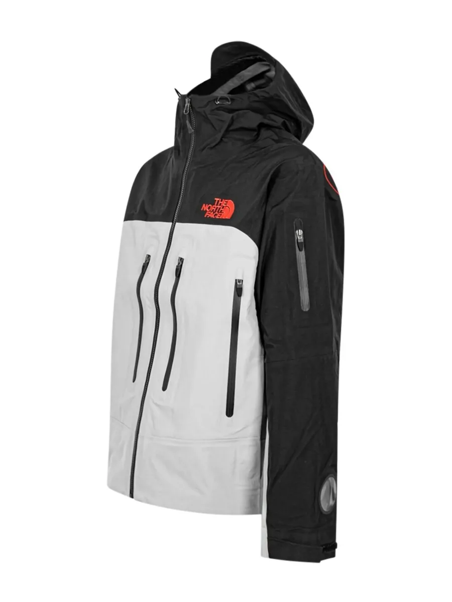 куртка из коллаборации с TNF 5