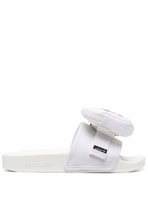 шлепанцы Adilette с логотипом