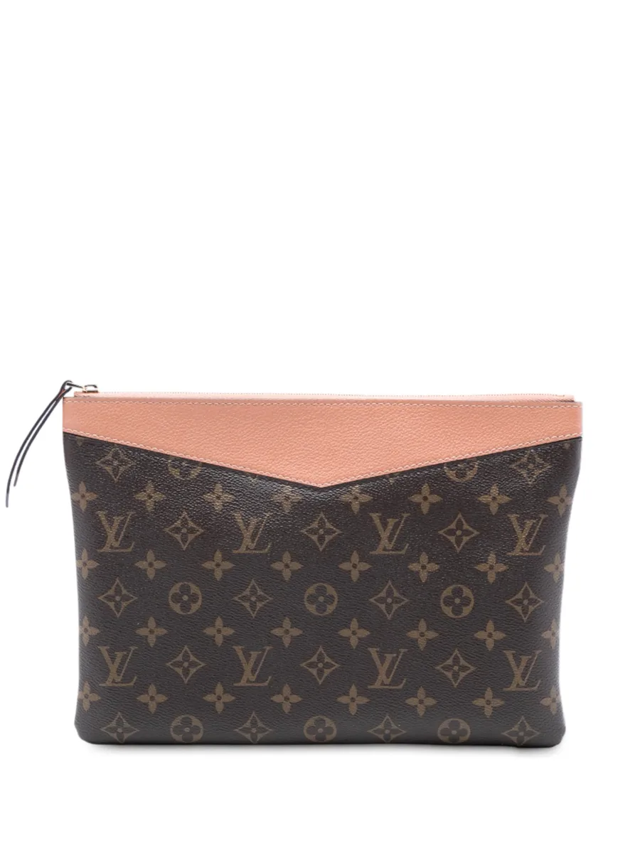 клатч Monogram Daily Pouch (2018 год) 1
