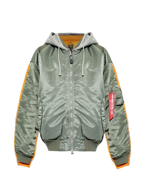 бомбер из коллаборации с Alpha Industries