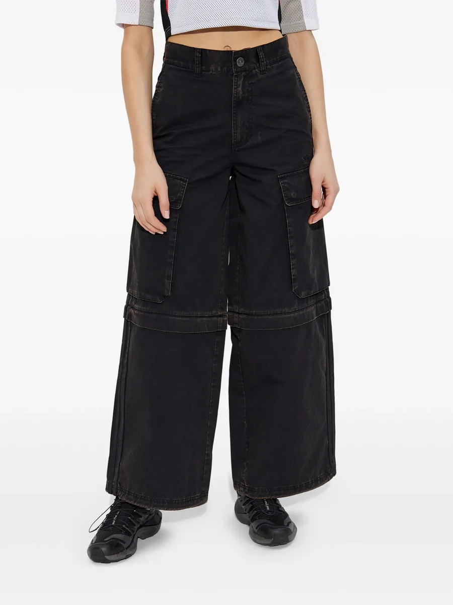 wide-leg cargo jeans 6