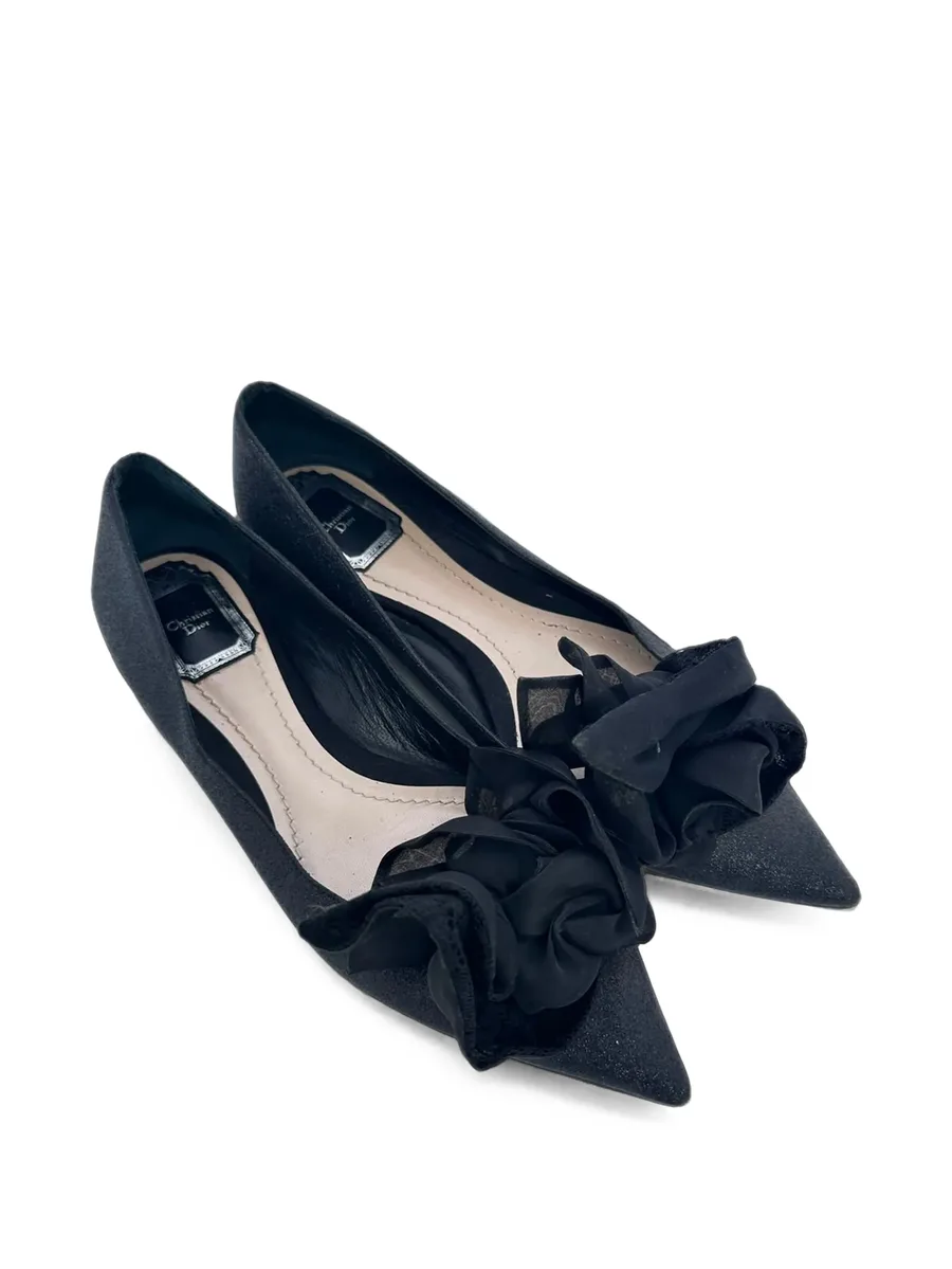Rose-embellished pointed ballet flats 2