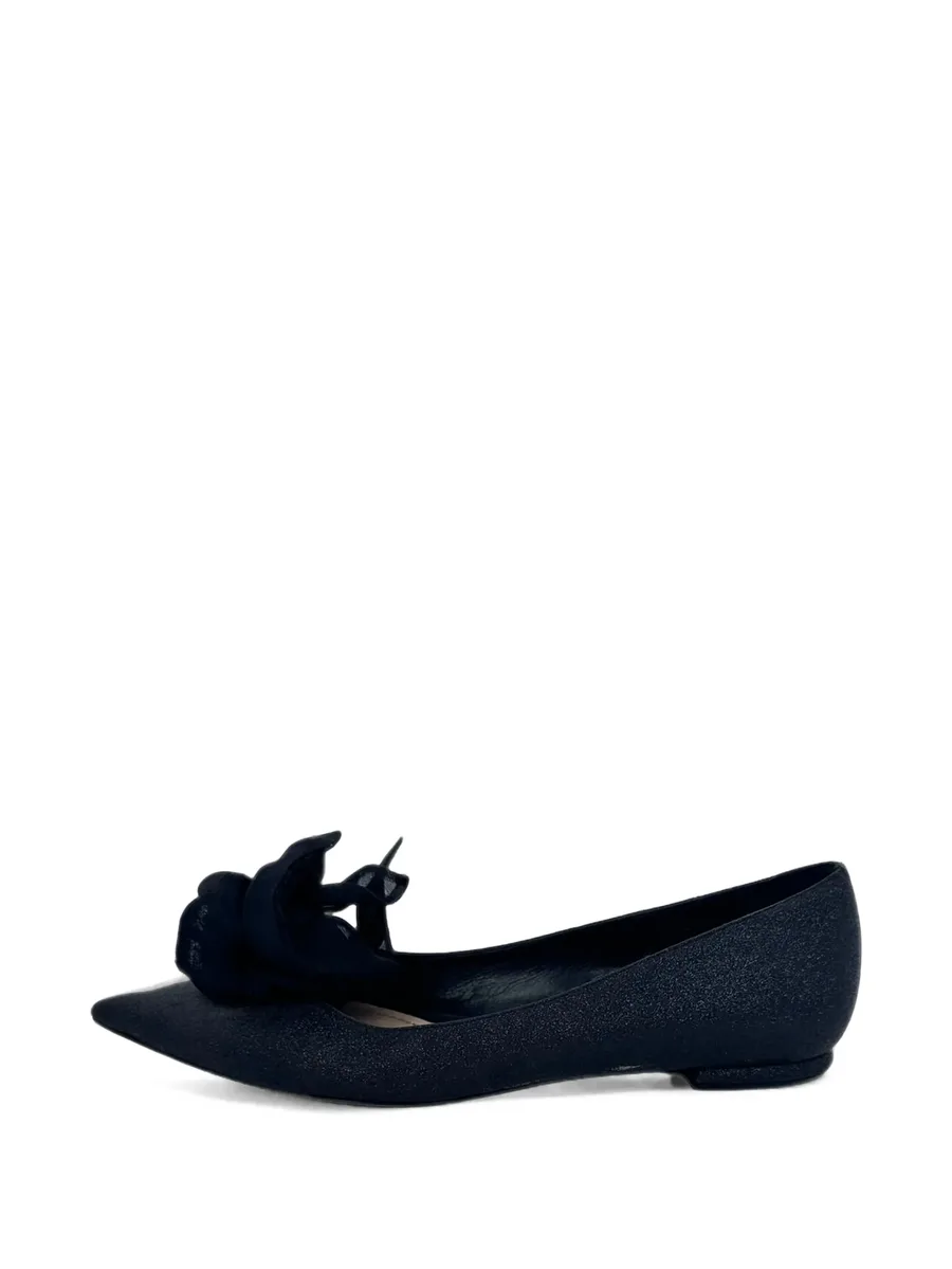 Rose-embellished pointed ballet flats 7