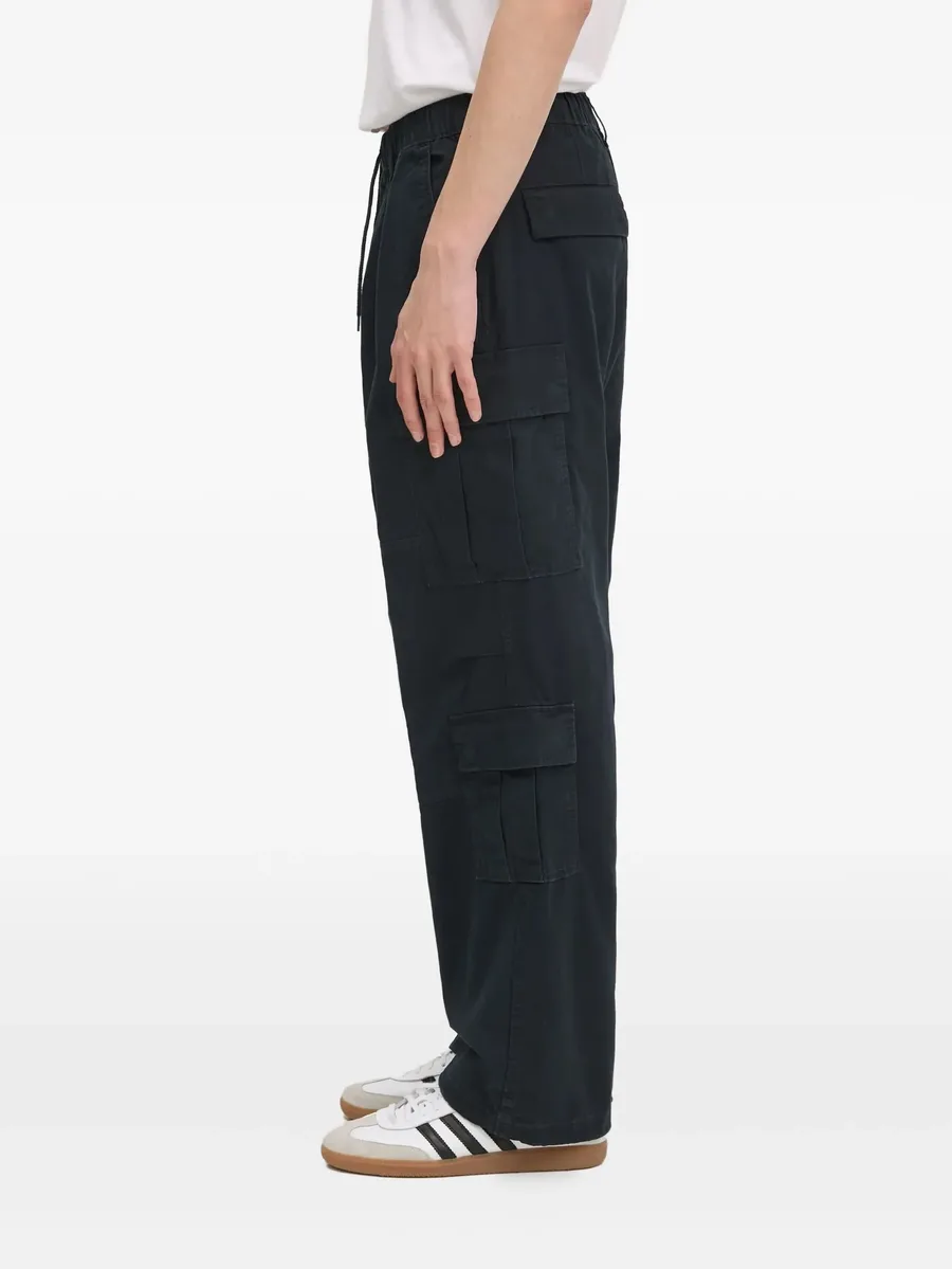 multi-pocket cargo pants 3