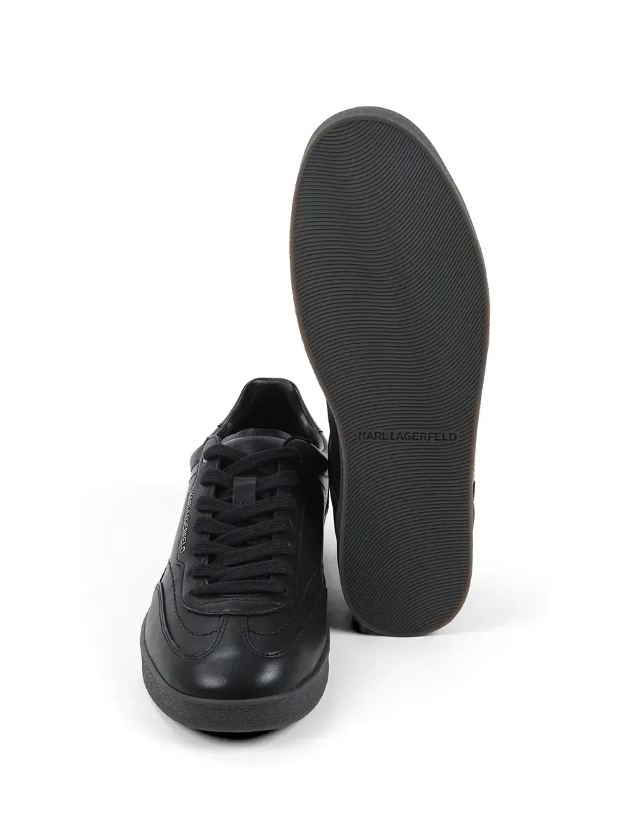 casual low-top sneakers 10