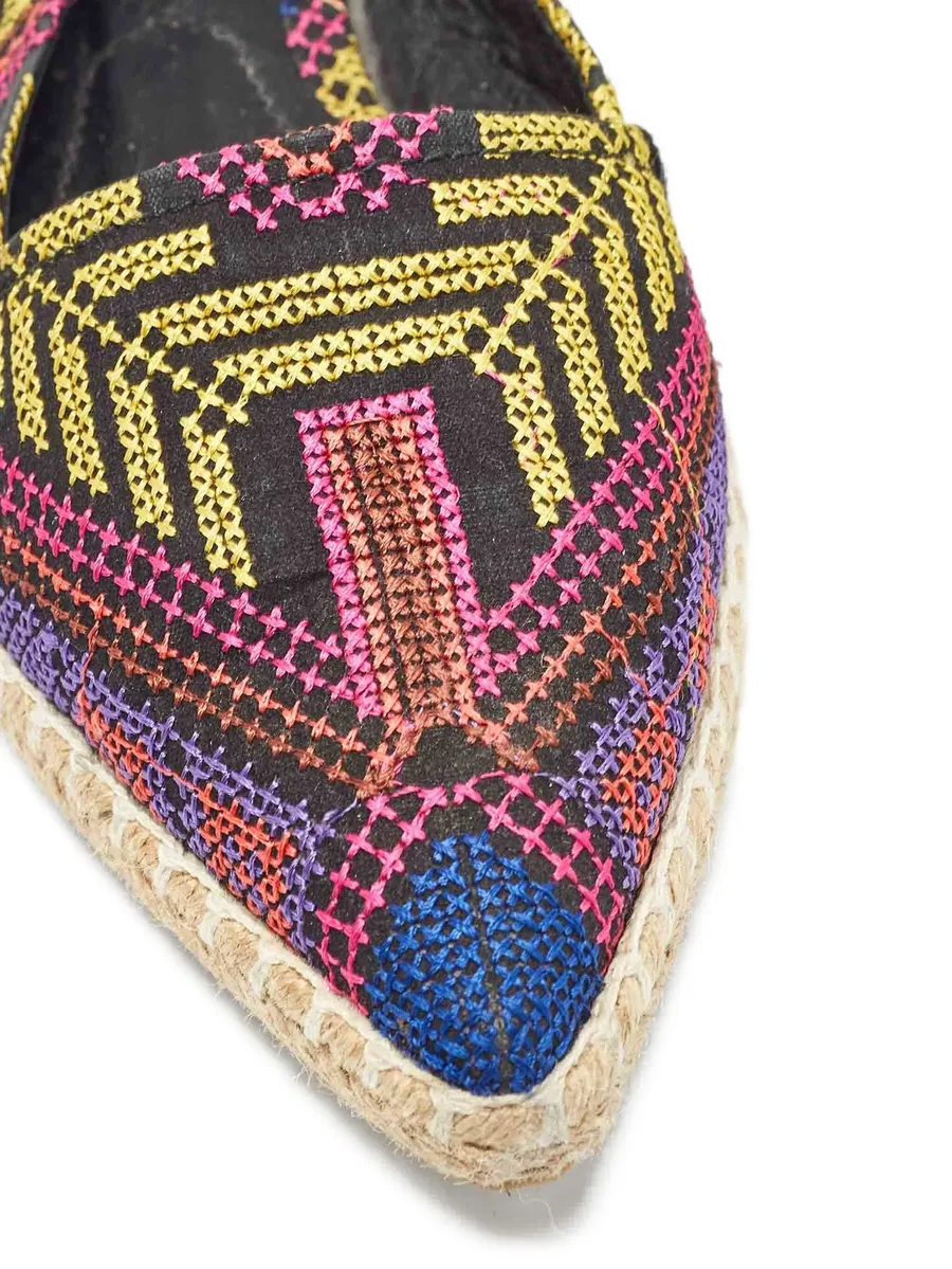 pre-owned pointed toe embroidered espadrilles 9