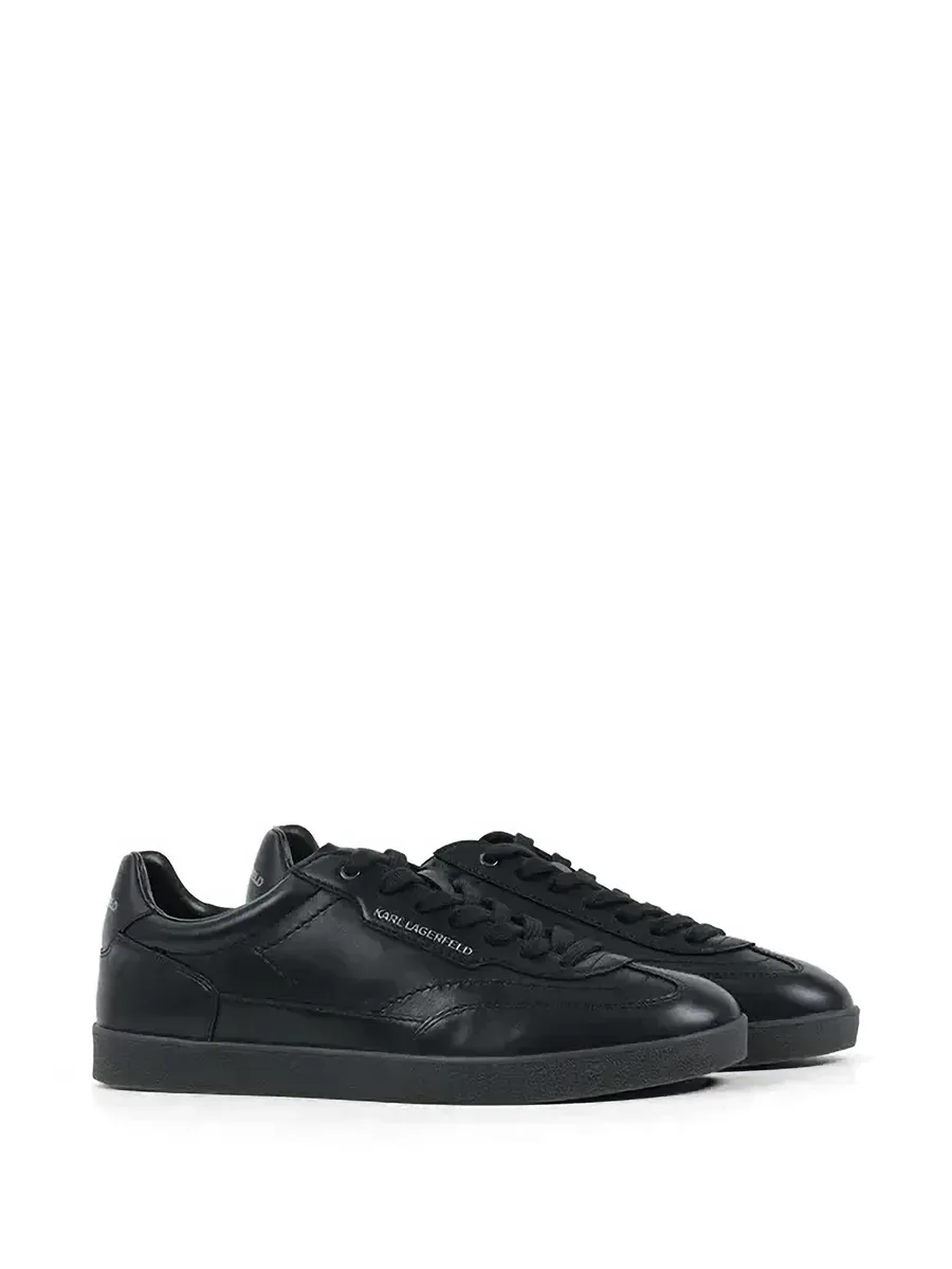 casual low-top sneakers 4