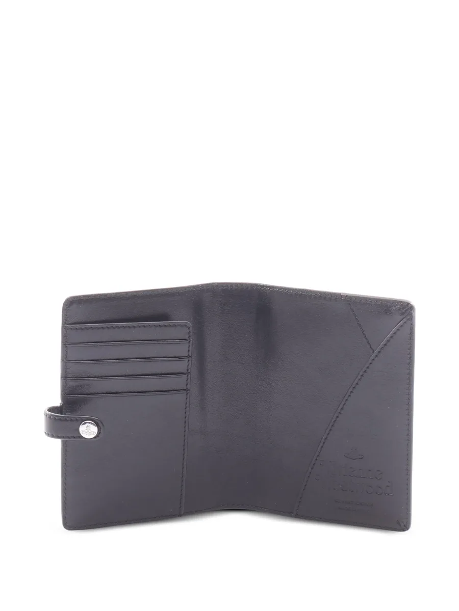 2020s Orb-plaque passport holder 6