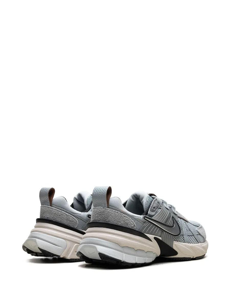 кроссовки V2K Run Light Pumice Black Chrome 5