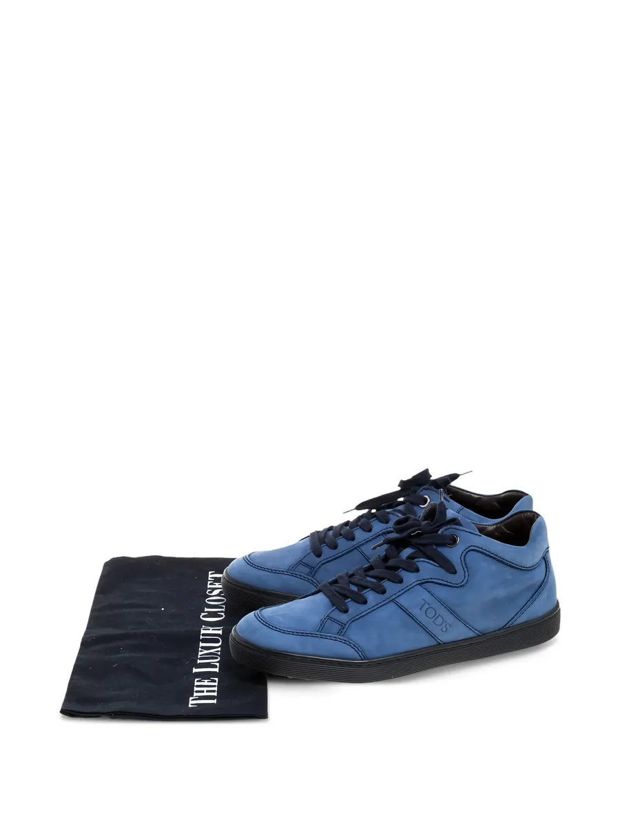 suede sneakers 13