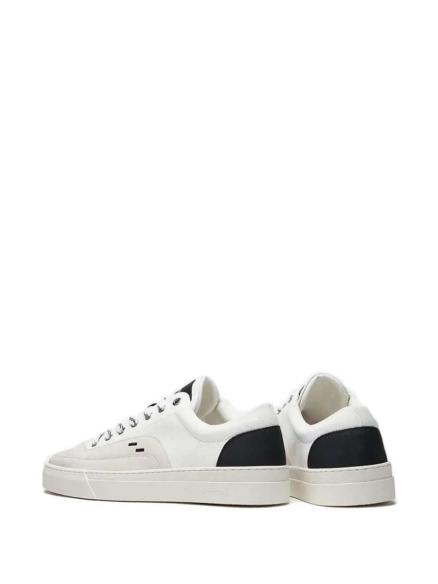 low-top sneakers 6
