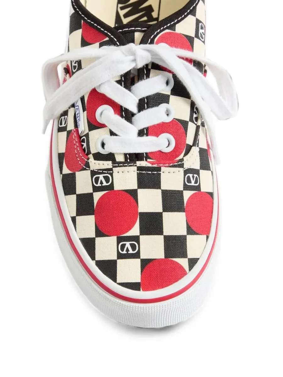 кеды с логотипом VLogo Checkerboard из коллаборации с Vans 7