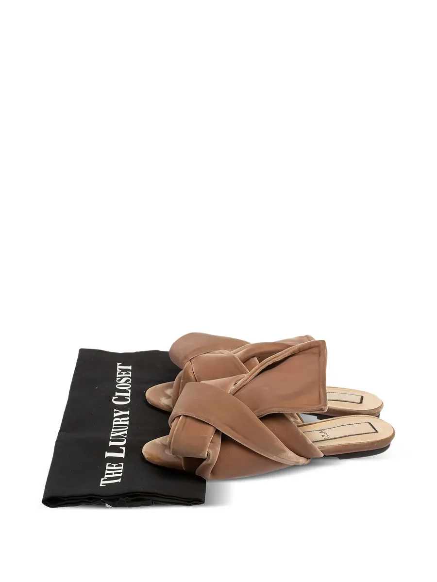 Pre-owned knotted velvet slide sandals 14