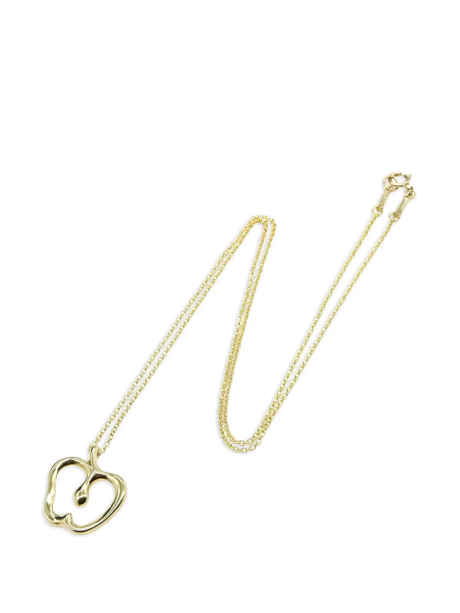 2010s apple-pendant necklace 2