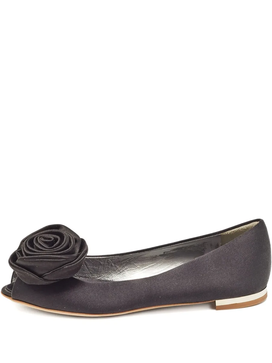 rose-appliqué flat pumps 1