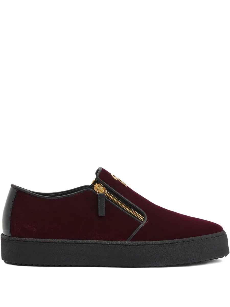 Gz-kobe signature-detail zipped slip-ons 1