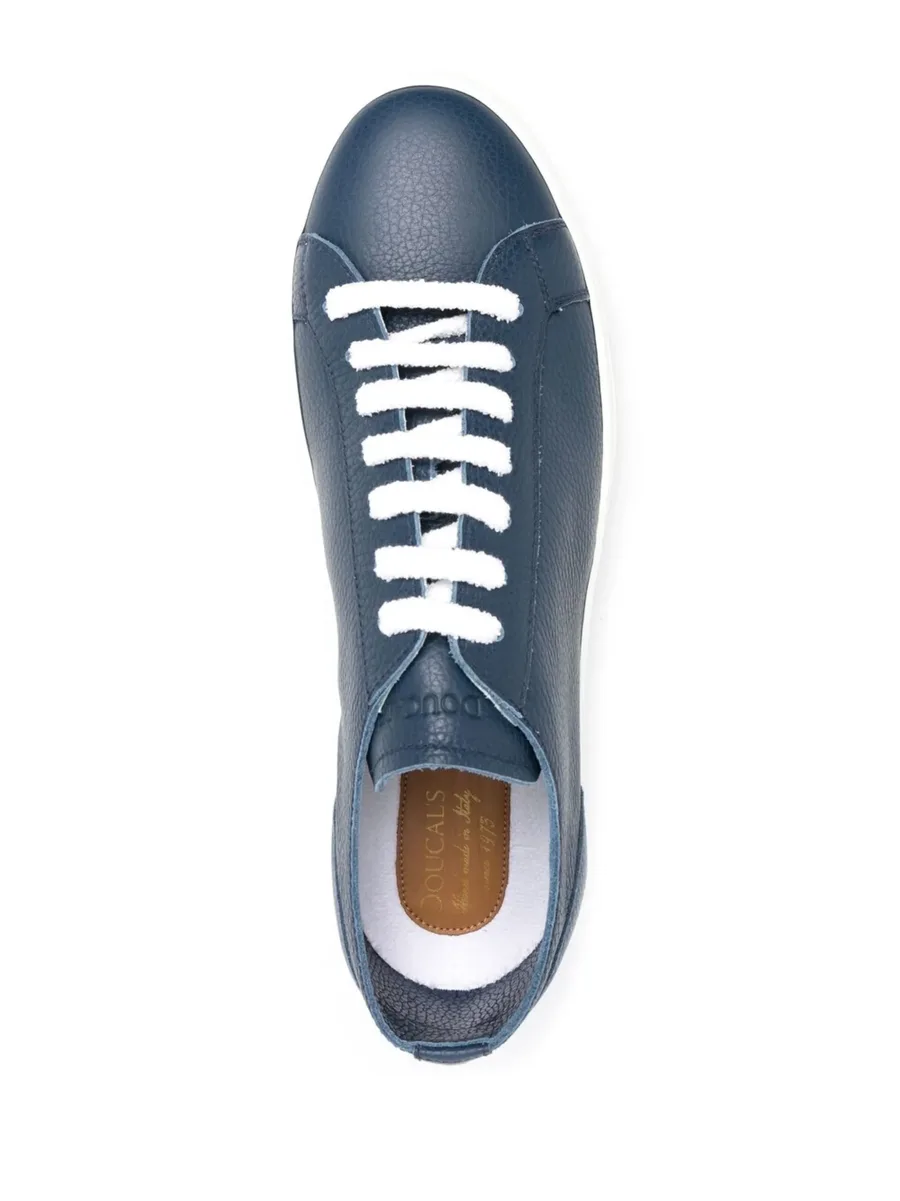 low-top sneakers 8