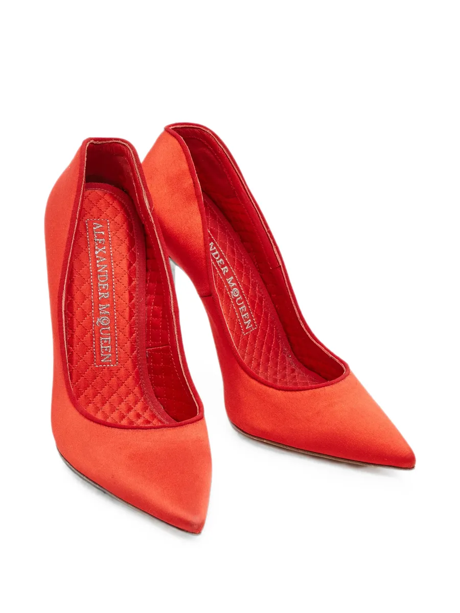 pointed-toe pumps 4