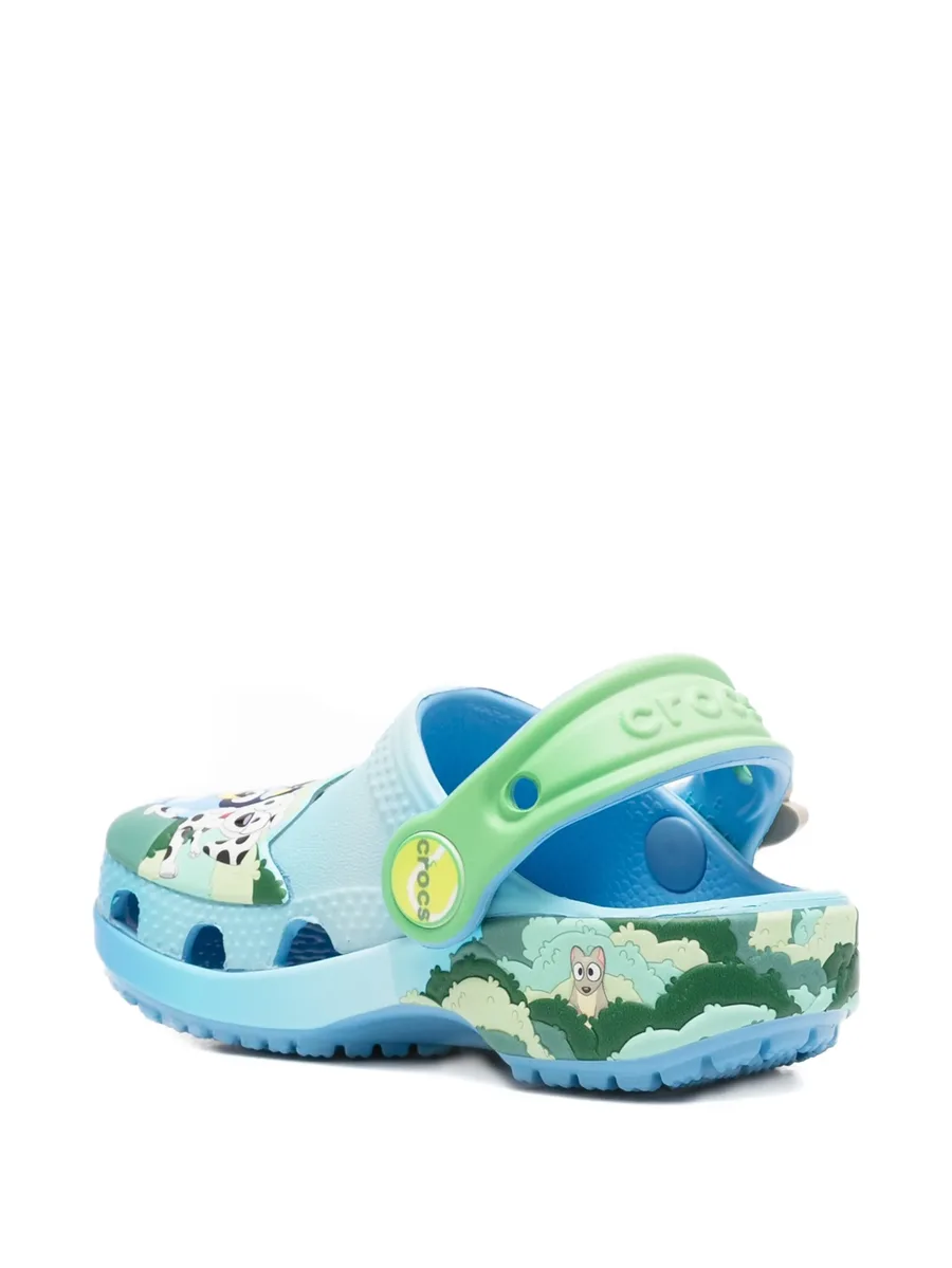 Bluey Best Buddies strap clogs 3